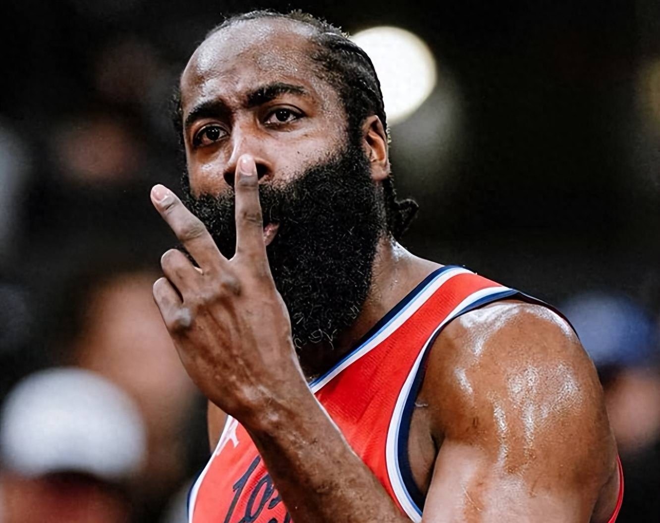 大比分获胜首场状态出色，快船观众沸腾！，Ning重返赛场热度持续攀升(伦纳德45分快船胜独行侠)-九游官网