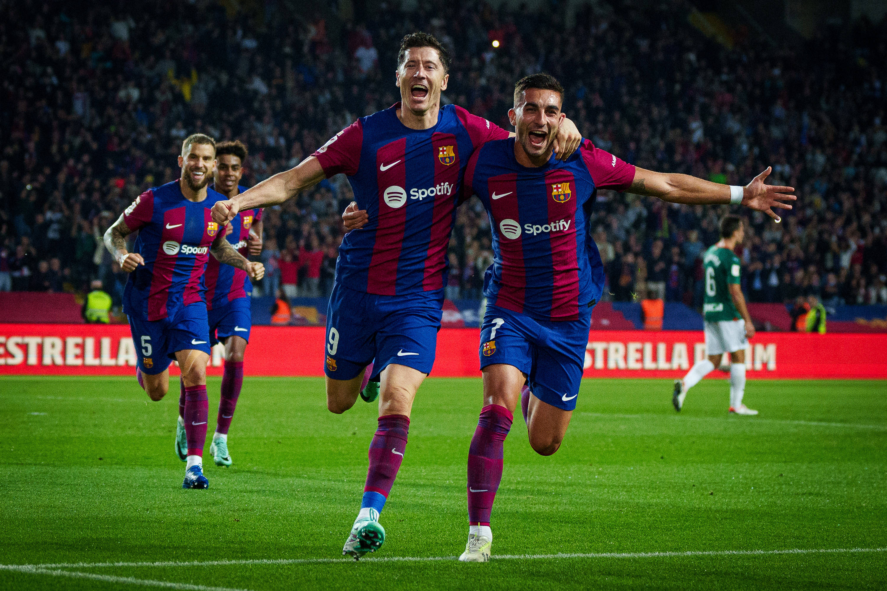 今晨拜仁慕尼黑强势反弹：法甲节点到来，态度坚定，轮换策略成焦点的简单介绍